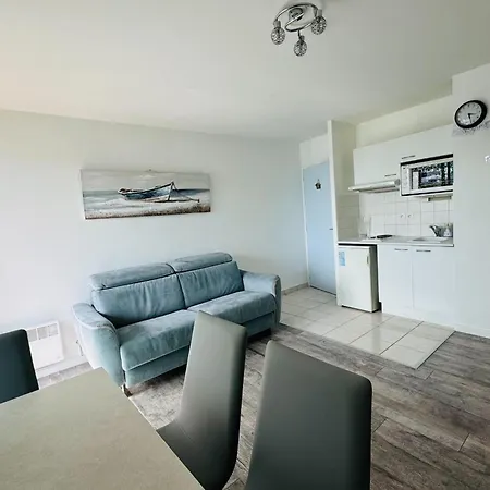 Beautiful With Terrace - Harbour View Ouistreham